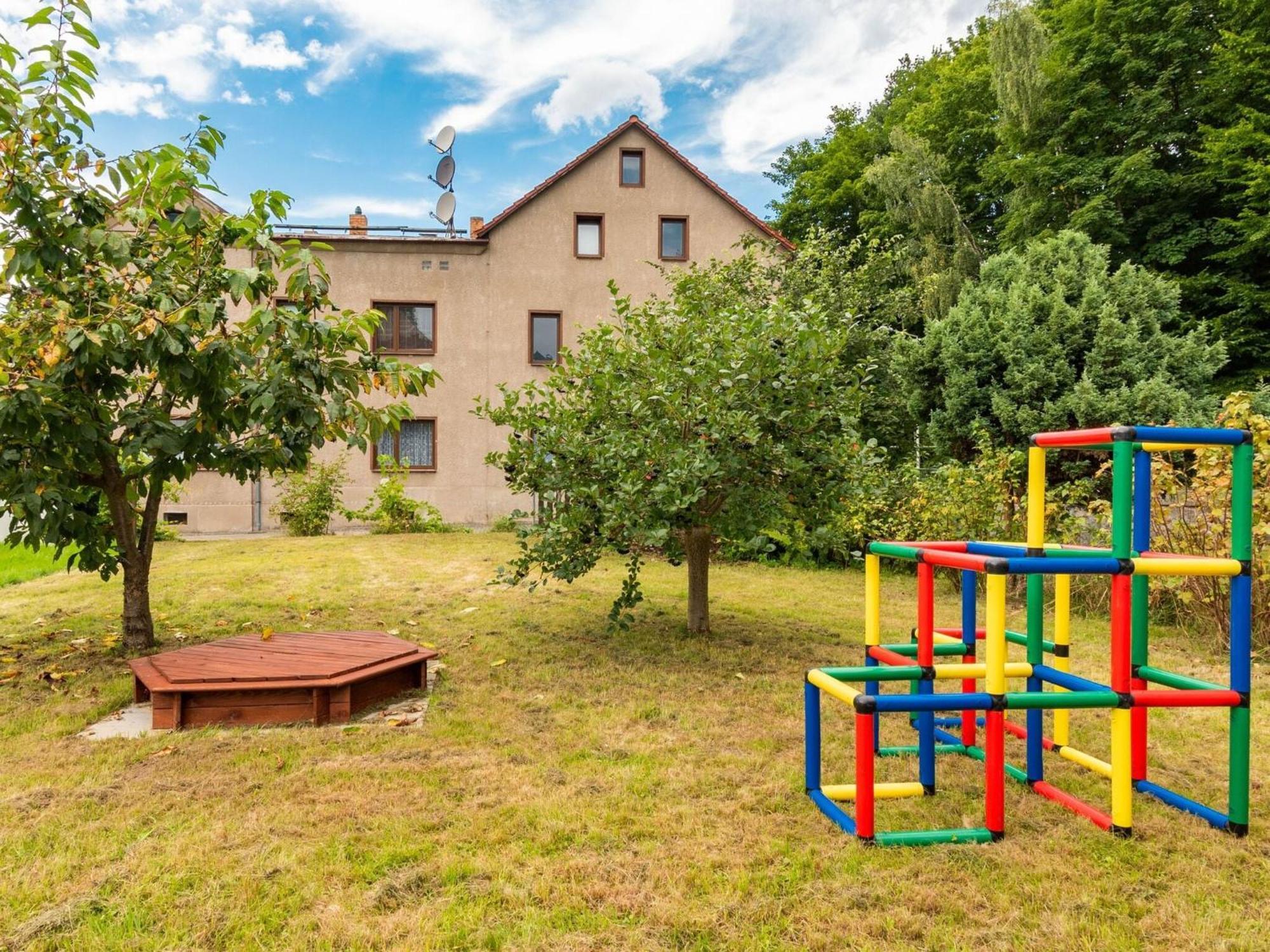 Modern apartment in Sebnitz with a terrace in Sebnitz Exterior foto